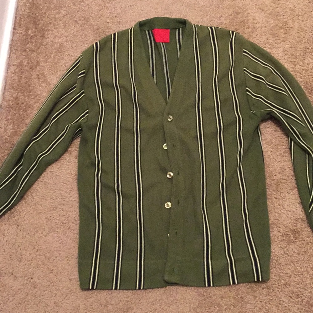 Green stripped men’s cardigan